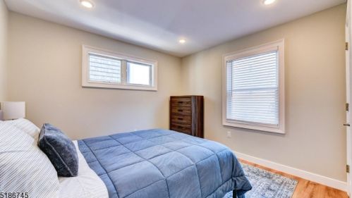 5 Fort Ave, Pelican Island NJ  08751-1512 exterior