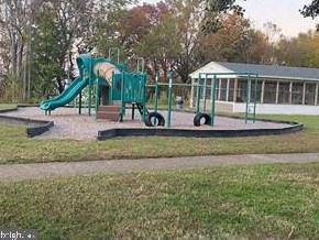 211 Castle Dr, Montross VA  22520-8615 exterior