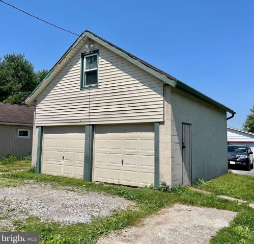 11 Tollgate Rd, Hanover, PA 17331-9630