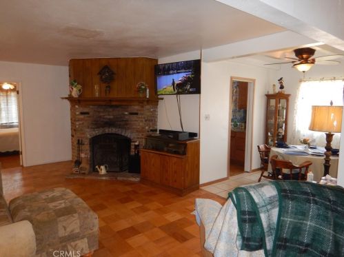 545 Victoria St, Rialto, CA 92376-5239