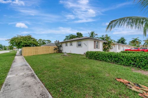 5292 Cannon Way, West Palm Beach, FL 33415-3753