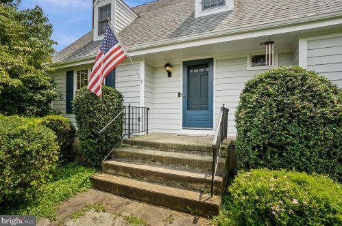 7 Old Rd, East Amwell Township, NJ 08551-1503