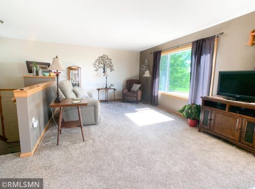 557 Wood Cir, Gaylord MN  55334-2310 exterior