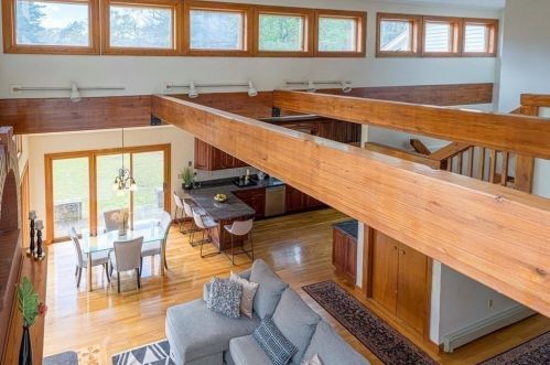 48 Claybrook Rd, Dover, MA 02030-2110