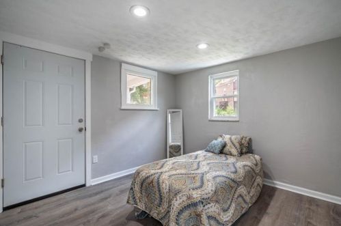 4052 Meadowbrook Blvd, Pittsburgh PA  15227-3436 exterior