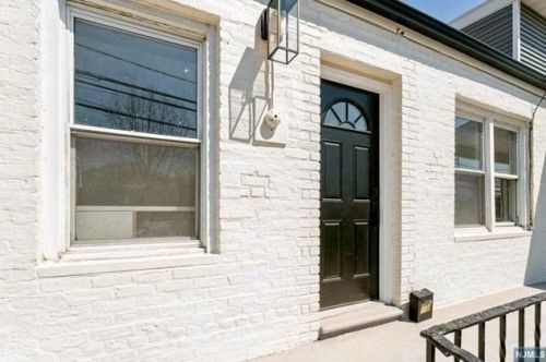 40 Woodcliff Ave, North Bergen NJ  07047-6457 exterior