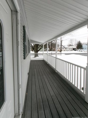 4 Highland Rd, Windsor Locks, CT 06096-1211