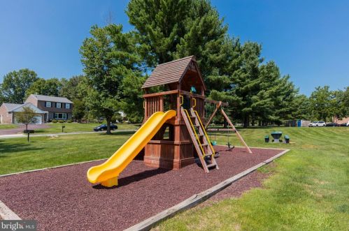 144 Wellington Ter, Lansdale PA  19446-4960 exterior