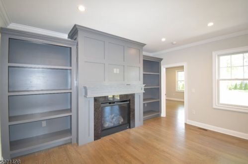 31 Lupine Way, Clark NJ  07066-1822 exterior