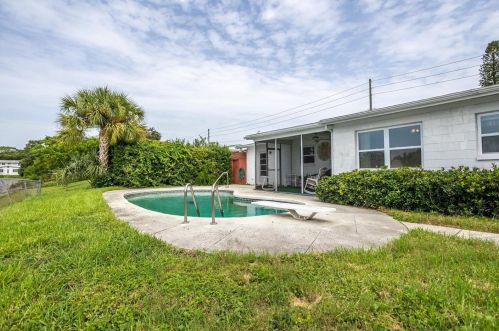 1480 83rd Ave, Saint Petersburg, FL 33702-2850