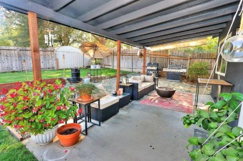 6990 Brayton Ave, Citrus Heights CA  95621-6409 exterior