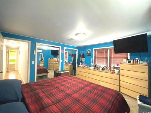 29 Jamaica Ave, Wheatley Heights NY  11798-3027 exterior