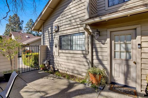 954 Cross St, Woodland CA  95695-4128 exterior