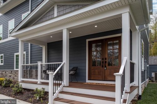 107 Jackson St, Falls Church, VA 22046-3836