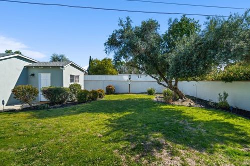 14950 Leadwell St, Van Nuys CA 91406-3030 exterior