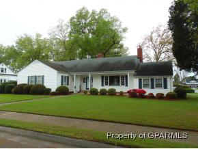 3274 Contentnea St, Farmville, NC 27828-1479