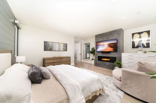 231 Seal Beach Blvd, Seal Beach CA  90740-2633 exterior