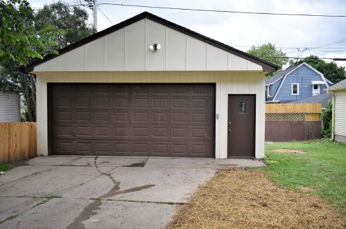 2137 62, Milwaukee WI 53213-2053 exterior