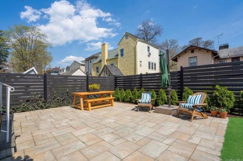 322 Sixth Ave, New Rochelle NY  10803-1605 exterior