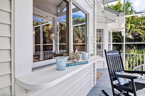 466 Sea Oats Dr, Sanibel FL  33957-5413 exterior