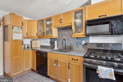 121 League St, Philadelphia PA  19147-4224 exterior