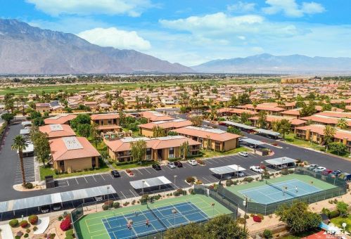 31200 Landau Blvd, Cathedral City CA  92234-5115 exterior