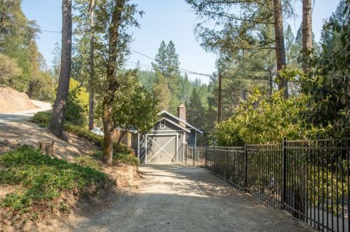 11859 Rachel Ln, Grass Valley, CA 95945-8855