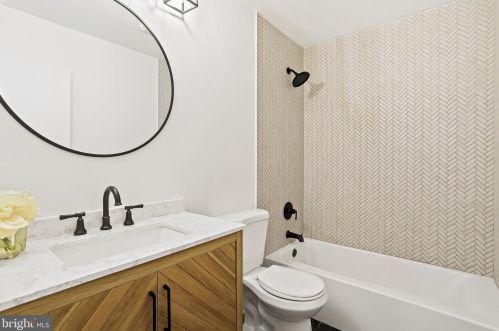 7131 Westmoreland Rd, Falls Church VA  22042-2566 exterior