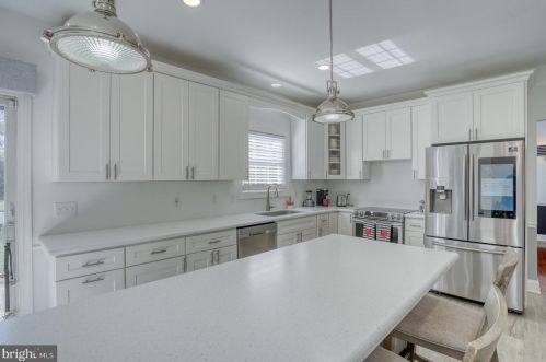 411 Mannering Dr, Dover DE  19901-5409 exterior