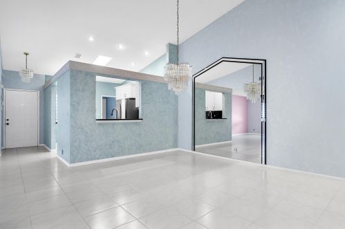 6376 Kings Gate Cir, Delray Beach FL  33484-2429 exterior