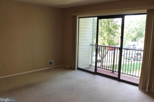 17 Mendrey Ct, Lawrence Township NJ  08648-2661 exterior