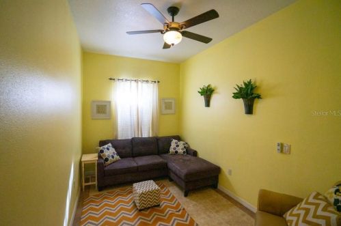 1006 Connecticut Rd, Tarpon Springs FL 34689-2830 exterior