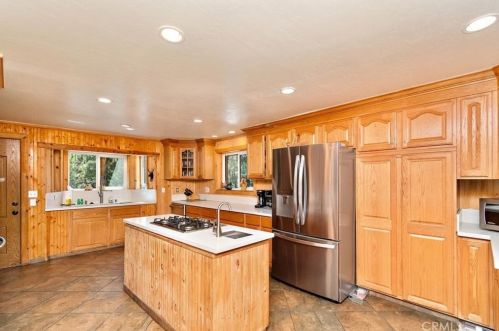 1300 Malabar Way, Big Bear City CA  92314-9216 exterior