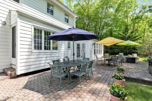 68 Balmoral Dr, Berkeley Heights NJ  07922-1355 exterior