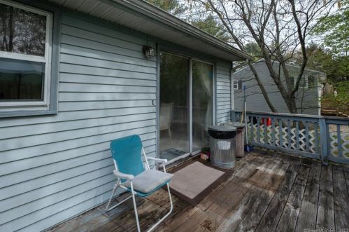 38 Pieper Dr, Wallingford CT  06492-2016 exterior