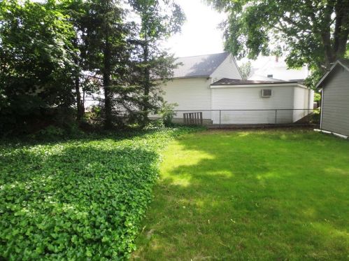 5 Jackson St, Taunton, MA 02780-1711