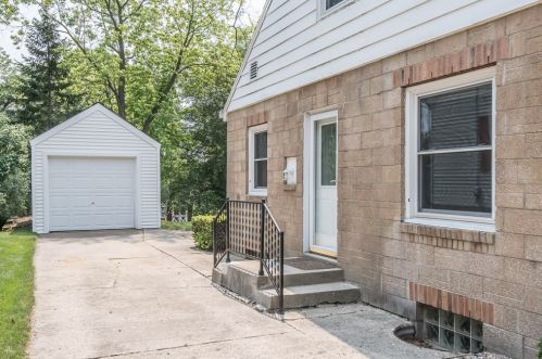 925 Chicago Ave, Waukesha, WI 53188-3508