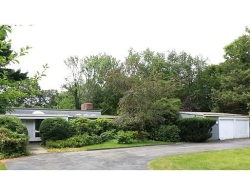 81 Woodland St, Natick, MA 01760-5437