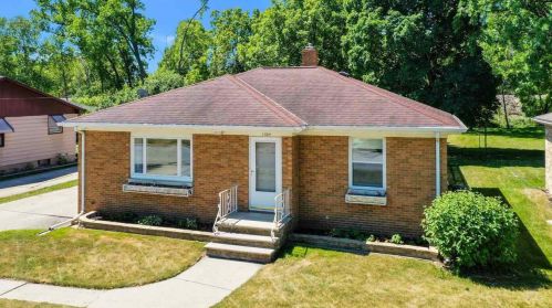 1264 Hastings St, Green Bay, WI 54301-2424