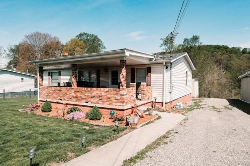 403 Moween Rd, Saltsburg, PA 15681-1484