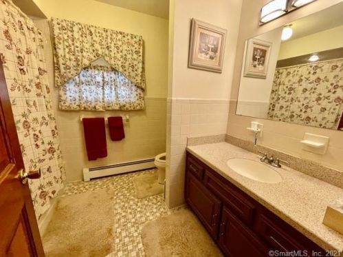 20 Kellogg St, Bethel CT  06801-1638 exterior