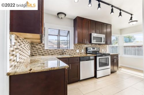 14950 Lark St, San Leandro CA  94578-1846 exterior