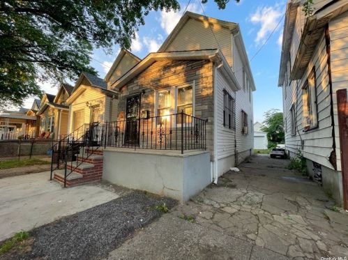 114-47 148th St, Jamaica, NY 11436-1720