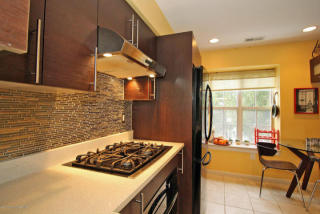3108 Commons At Kingswood Dr, East Brunswick NJ  08816-5230 exterior