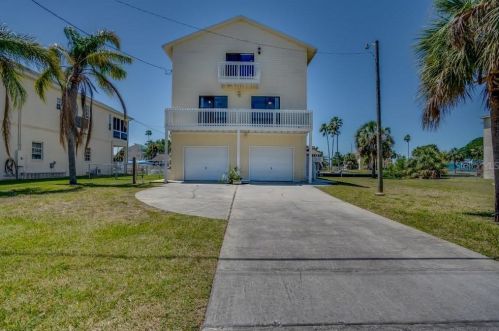 6530 Driftwood Dr, Port Richey, FL 34667-1061