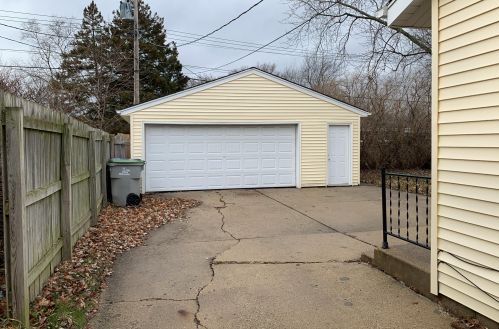 4467 89th St, Milwaukee, WI 53225-5020