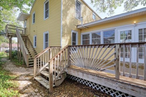 920 16 Ave, Saint Petersburg FL  33707-4113 exterior