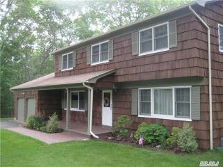 715 Eastwood Dr, Nassau Point, NY 11935-2207