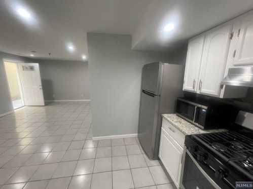 512 6th St, Union City NJ  07087-2806 exterior