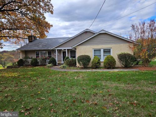 943 Farmington Ave, Pottstown, PA 19464-1819